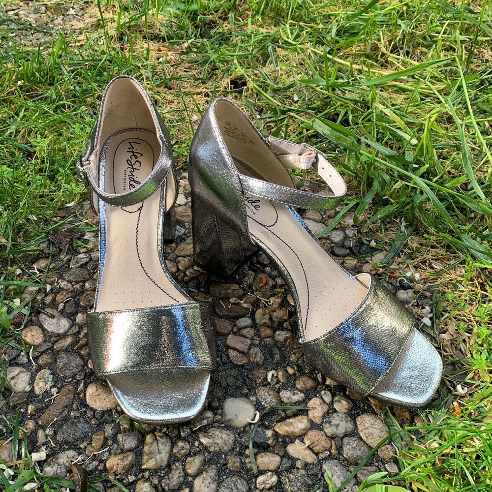 Life Stride Silver Block Heel Sandal (NWOT)
